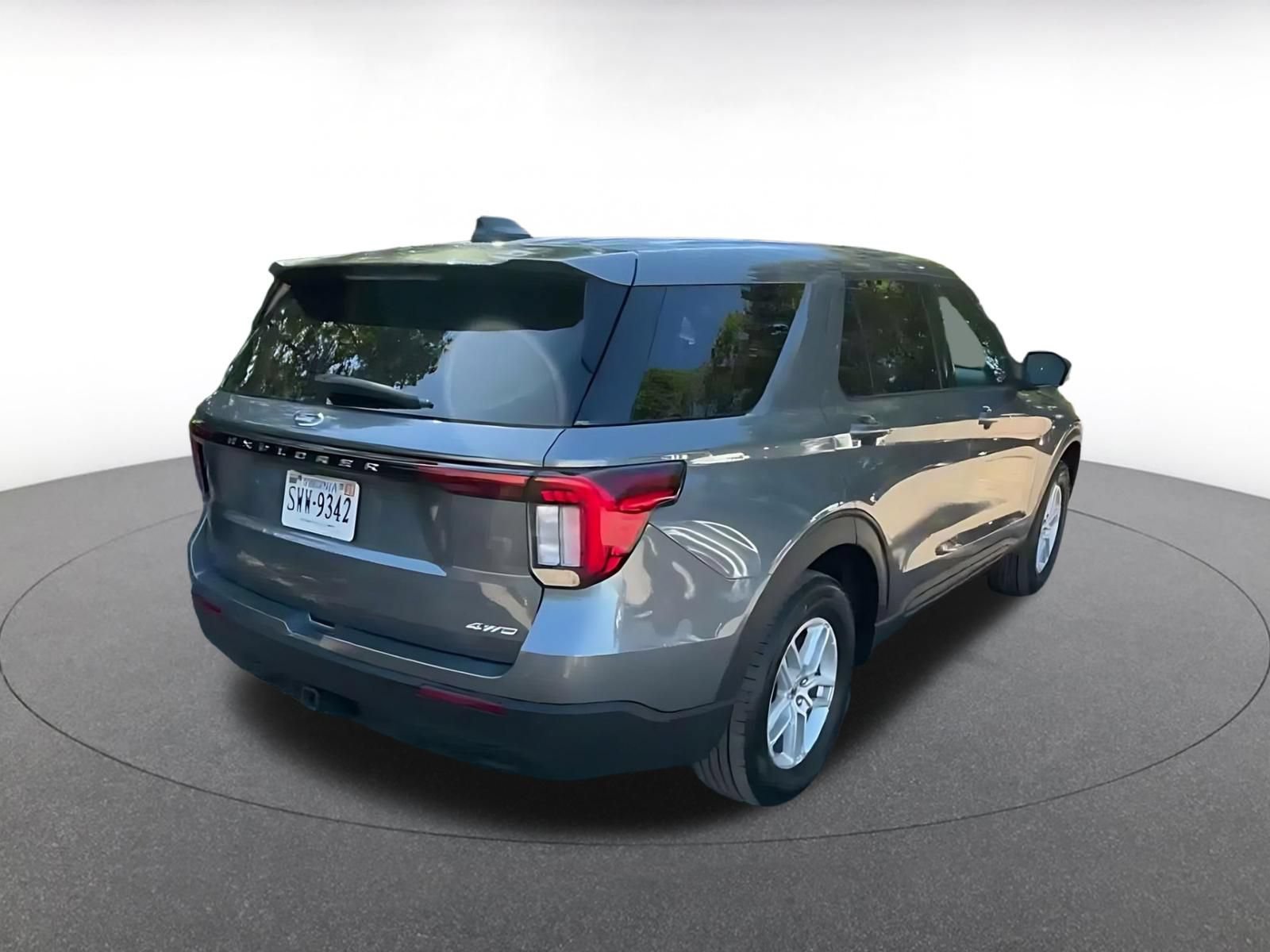 Used 2026 Ford Explorer Active AWD/4WD image 13