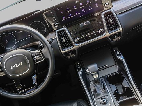 Certified 2023 Kia Sorento S image 19