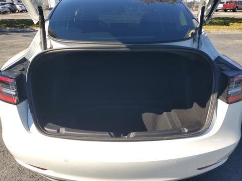 Used 2022 Tesla Model 3 Performance image 7