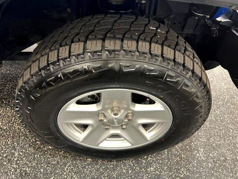 Used 2021 Jeep Gladiator Sport image 33