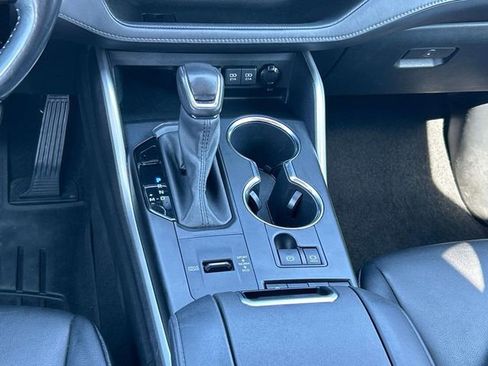 Used 2021 Toyota Highlander XLE image 17