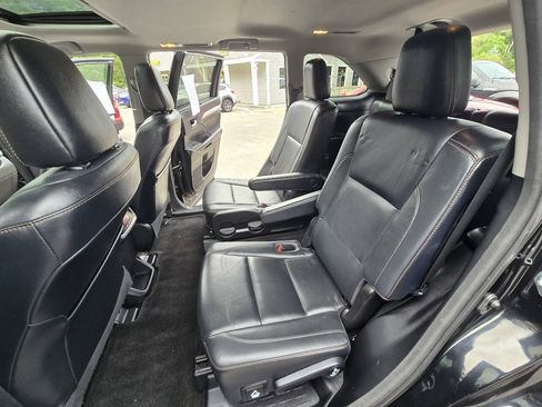 Used 2017 Toyota Highlander XLE w/ Carpet Mat Package AWD/4WD image 20
