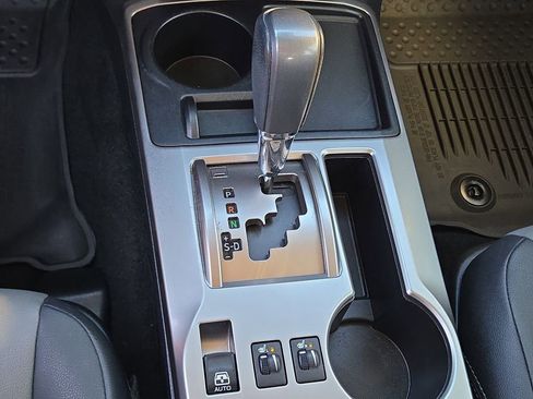 Used 2022 Toyota 4Runner SR5 Premium image 25