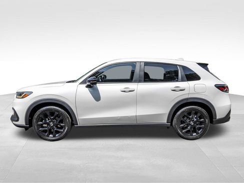Used 2024 Honda HR-V Sport image 11