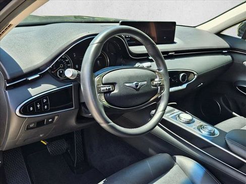 Used 2025 Genesis GV70 2.5T AWD/4WD image 9