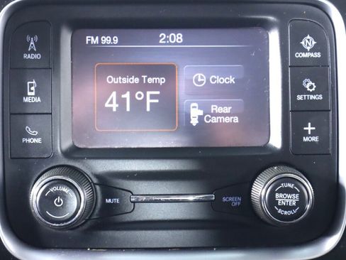 Used 2021 RAM 1500 Classic SLT image 23