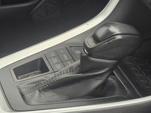 Certified 2019 Toyota RAV4 XLE AWD/4WD image 17