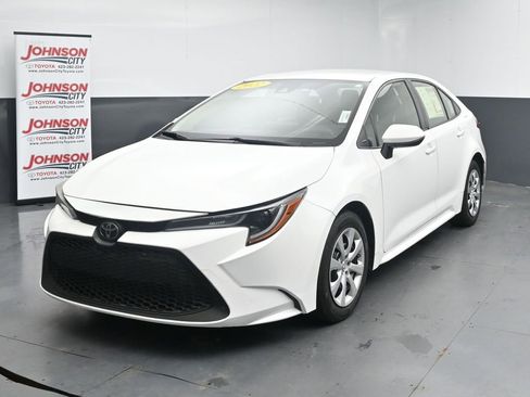 Used 2022 Toyota Corolla LE FWD image 4