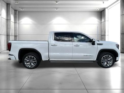 Used 2024 GMC Sierra 1500 Denali AWD/4WD image 9