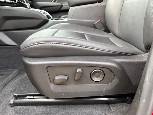 Used 2024 Chevrolet Colorado LT w/ LT Convenience Package III AWD/4WD image 11