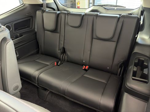 Used 2025 Subaru Ascent Touring w/ Popular Package #2 image 8