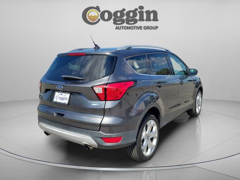 Certified 2019 Ford Escape Titanium image 3