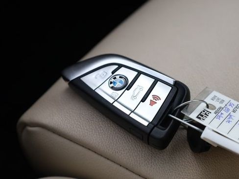 Used 2021 BMW X5 xDrive40i w/ Premium Package 2 image 27