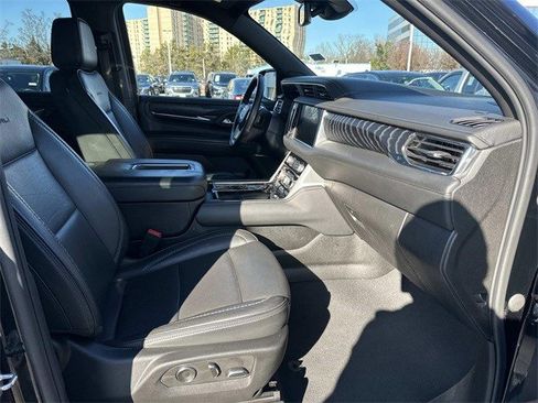 Used 2023 GMC Yukon Denali image 9