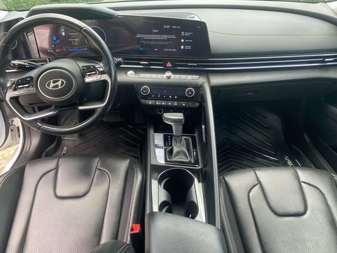 Certified 2024 Hyundai Elantra Limited FWD image 30