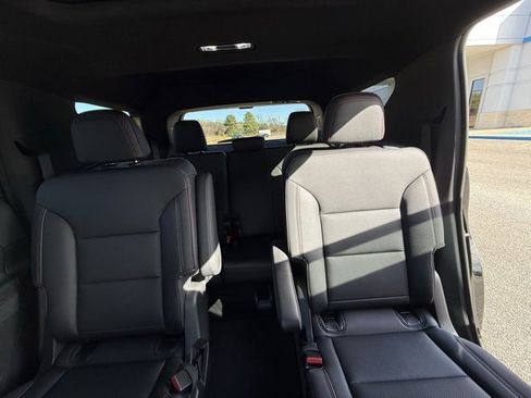 New 2026 Chevrolet Traverse Z71 w/ Driver Confidence Package image 12