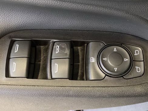 Used 2019 Chevrolet Equinox LT image 16