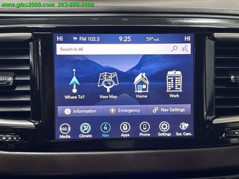 Used 2020 Chrysler Pacifica Touring w/ Advanced Safetytec Group image 17