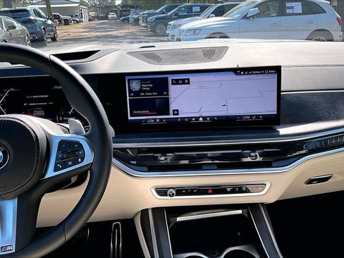 Certified 2025 BMW X7 xDrive40i w/ Executive Package image 7