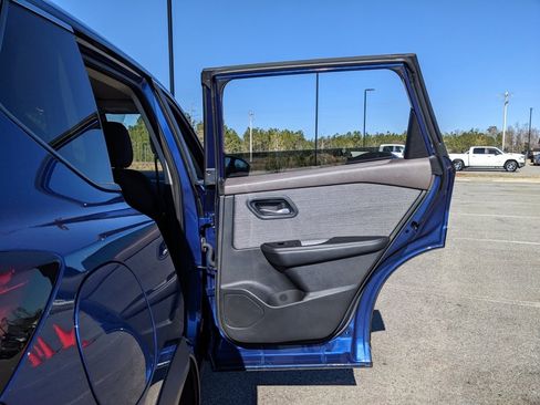 Used 2023 Nissan Rogue SV image 52