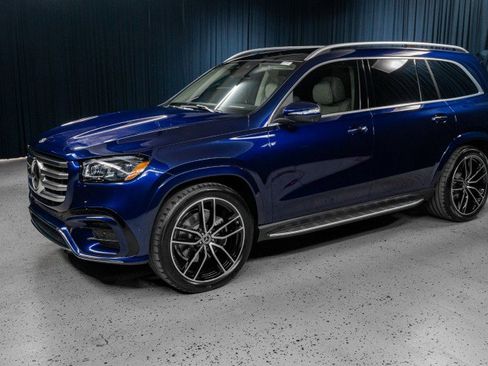 New 2026 Mercedes-Benz GLS 580 4MATIC image 1