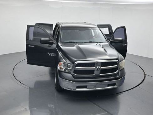 Used 2017 RAM 1500 Classic SLT AWD/4WD image 46
