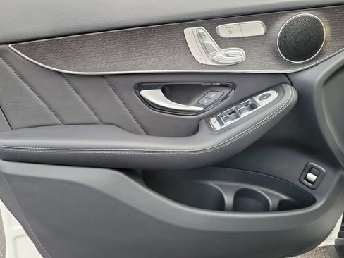 Used 2022 Mercedes-Benz GLC 300 4MATIC image 11
