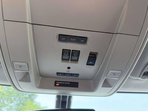 Used 2015 GMC Sierra 1500 Denali AWD/4WD image 28