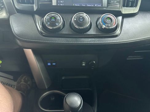 Used 2018 Toyota RAV4 LE w/ All Weather Liner Package AWD/4WD image 44