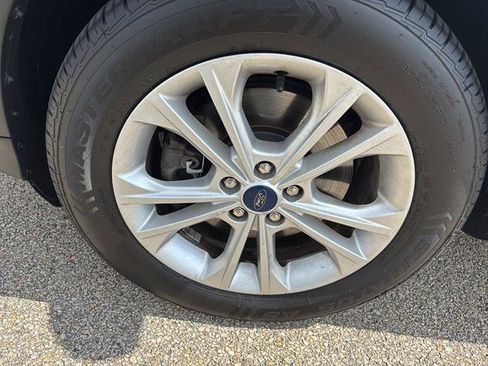 Certified 2019 Ford Escape SEL AWD/4WD image 9