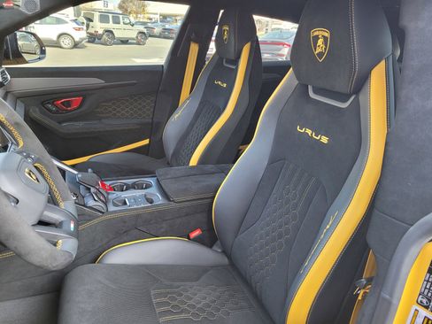 Used 2024 Lamborghini Urus Performante image 17
