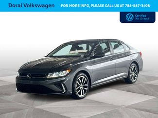 Used 2025 Volkswagen Jetta SE video 1