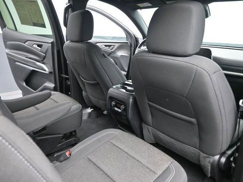 Used 2024 Chevrolet Traverse LT image 24