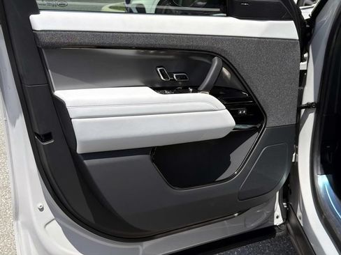 New 2026 Land Rover Range Rover Sport SE AWD/4WD image 15