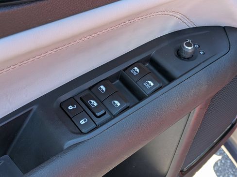 Used 2024 Jeep Compass Limited AWD/4WD image 13