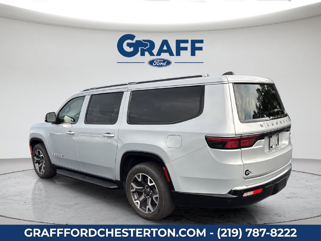 Used 2024 Jeep Wagoneer L Series III AWD/4WD image 10