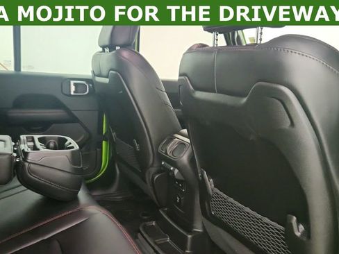 Used 2025 Jeep Wrangler Unlimited Rubicon image 25