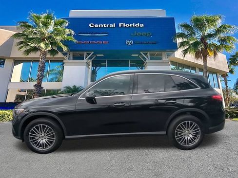 Used 2025 Mercedes-Benz GLC 300 image 8