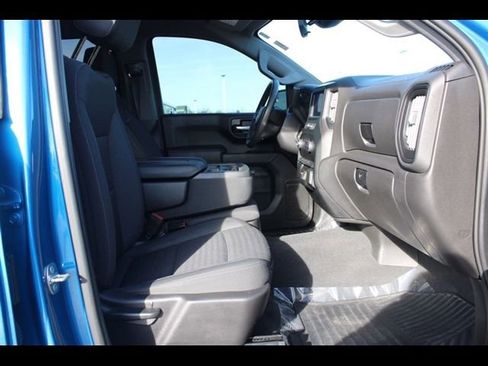 Used 2022 Chevrolet Silverado 1500 Custom w/ LPO, Dark Essentials Package AWD/4WD image 17