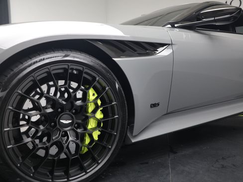 Used 2023 Aston Martin DBS Coupe RWD image 39
