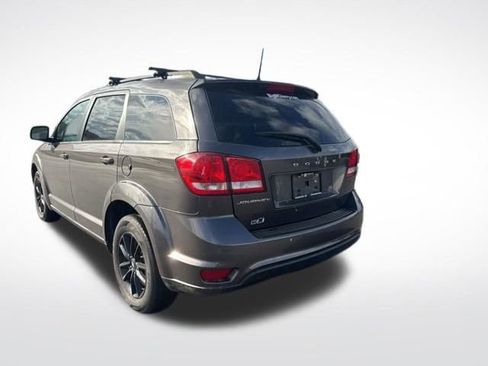 Used 2019 Dodge Journey SE w/ Premium Group image 3
