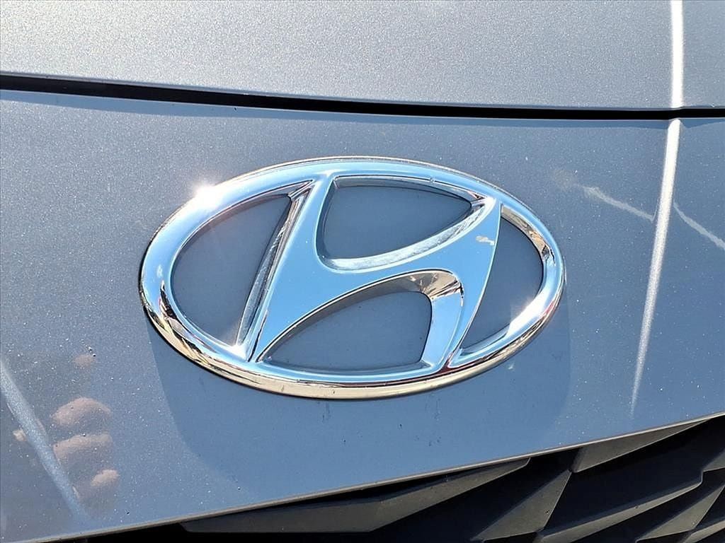 Used 2023 Hyundai Elantra Blue FWD image 23