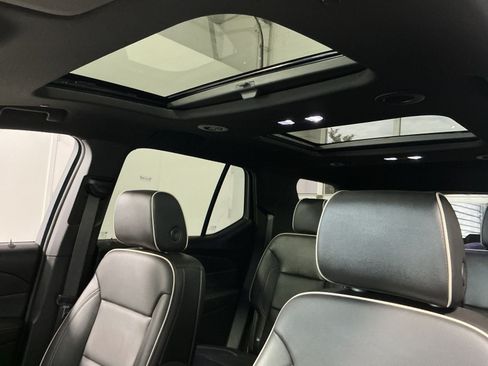 Used 2023 Chevrolet Traverse Premier AWD/4WD image 24