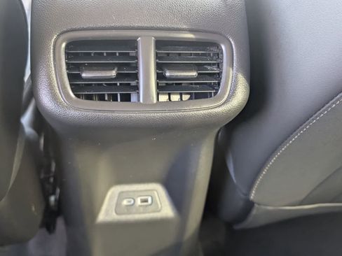 Used 2023 Buick Envision Essence image 17