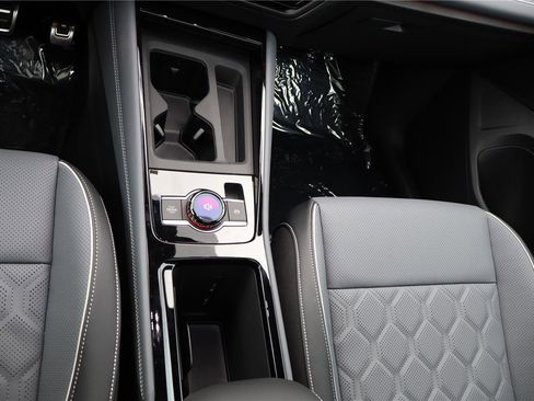 New 2026 Volkswagen Tiguan SEL R-Line image 21