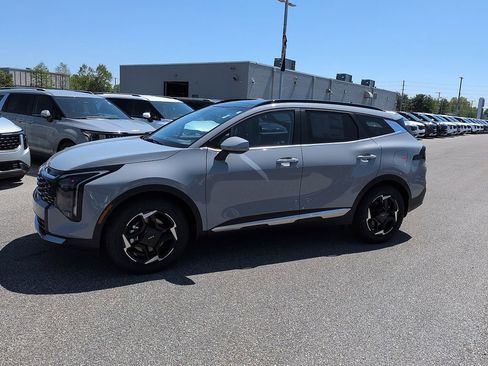 New 2026 Kia Sportage EX FWD image 4