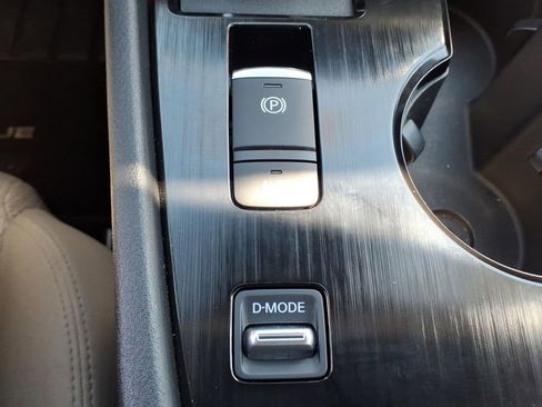 Used 2025 Nissan Rogue SV FWD image 29