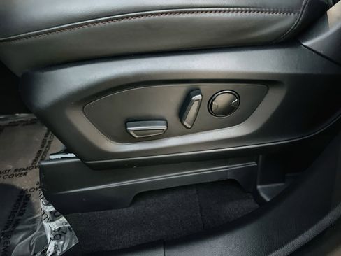 Used 2025 Ford Explorer Active w/ Active Comfort Package image 14