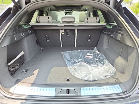 New 2026 Land Rover Range Rover Velar S image 13