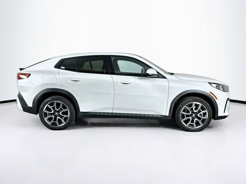 Used 2026 BMW X2 xDrive28i AWD/4WD image 10